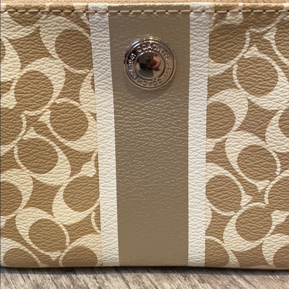 New Gold & tan Coach signature wristlet - Picture 3 of 6